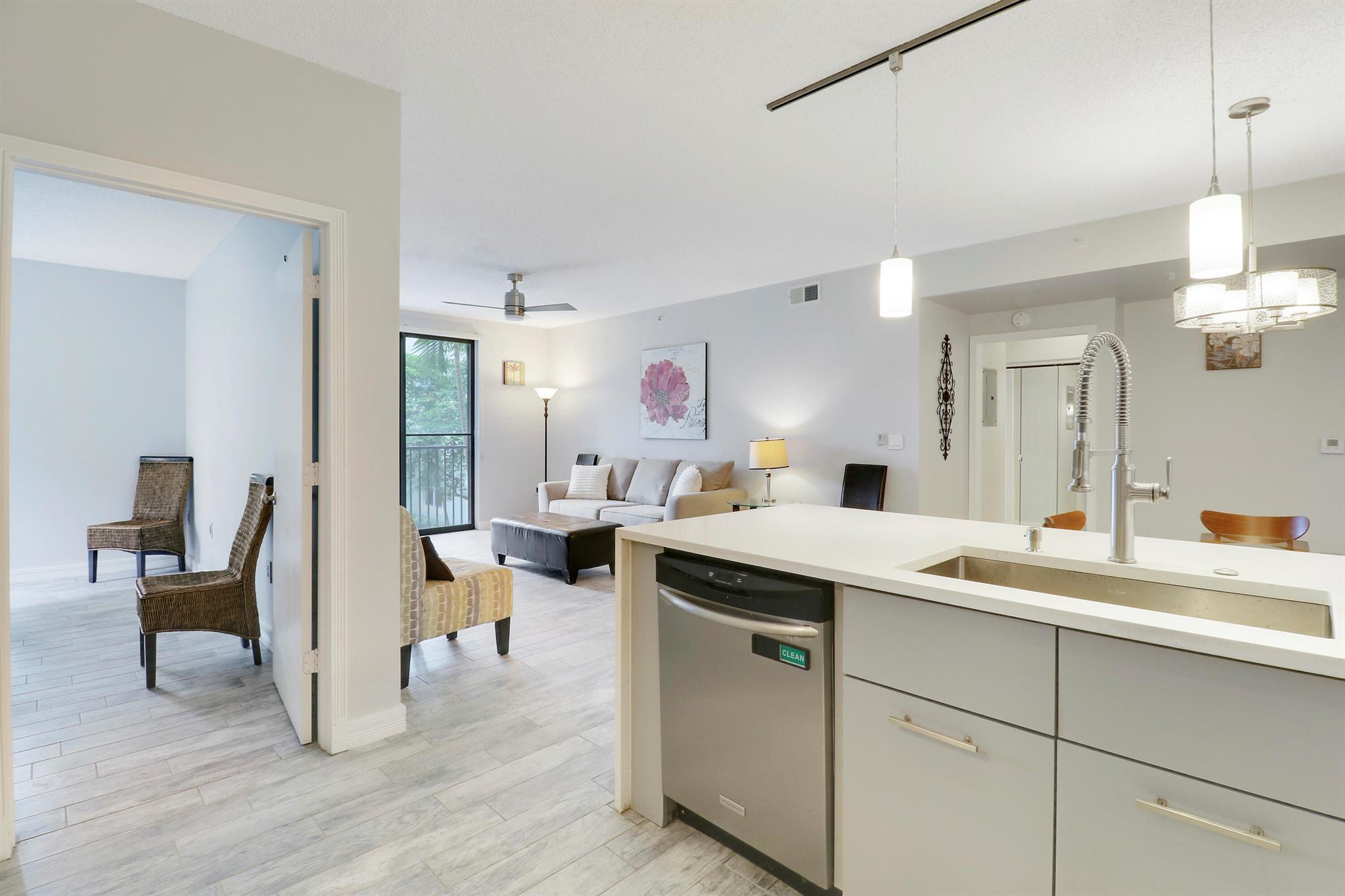 720 S Sapodilla Avenue 208