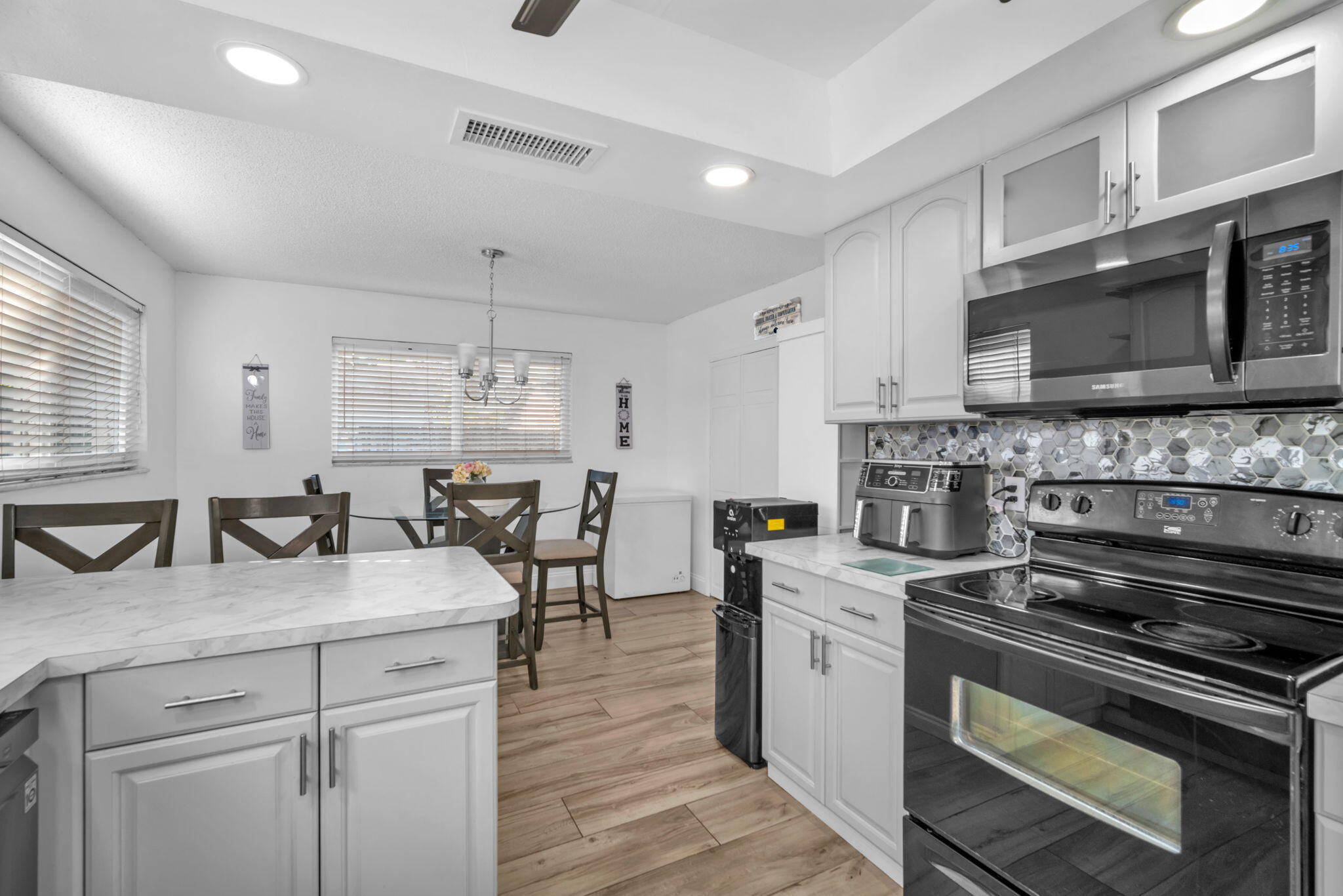 SANDALFOOT COVE SEC 2 - Residential