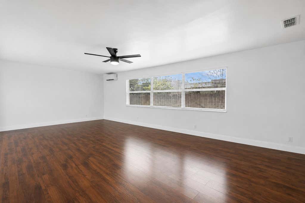 Photo of 3130 Capri Road, Palm Beach Gardens, FL 33410 (MLS # B26051454)