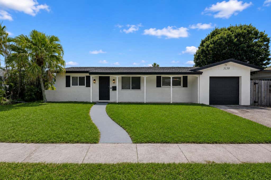Photo of 3130 Capri Road, Palm Beach Gardens, FL 33410 (MLS # B26051454)