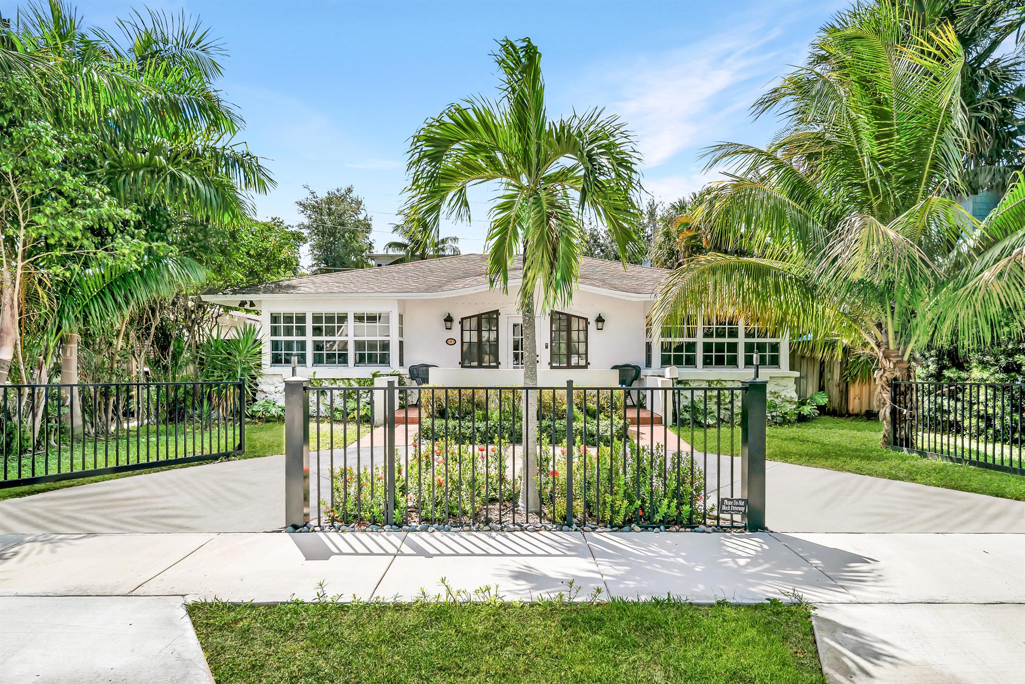 View photos, virtual tours, details... 302 Wildermere Road