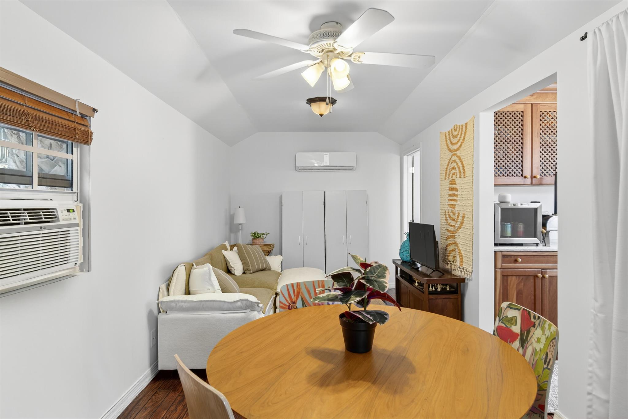 CARLBERG COURT ADD 1 - Residential