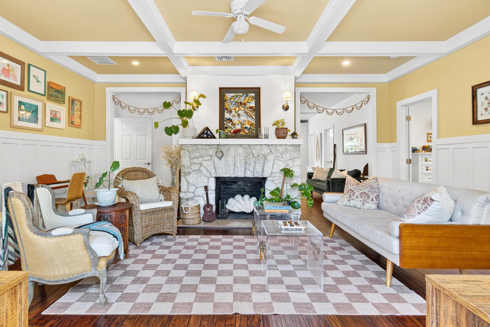 View photos, virtual tours, details... 302 Wildermere Road
