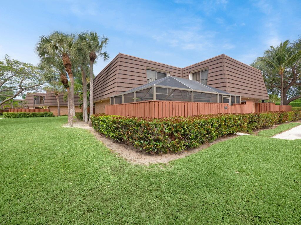 Photo of 1204 12th Court, Jupiter, FL 33477 (MLS # R10972483)