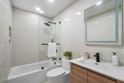 Tiny photo for 2651 NE 49th Street, Lighthouse Point, FL 33064 (MLS # B26083279)