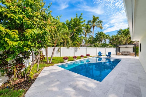 Tiny photo for 2651 NE 49th Street, Lighthouse Point, FL 33064 (MLS # B26083279)