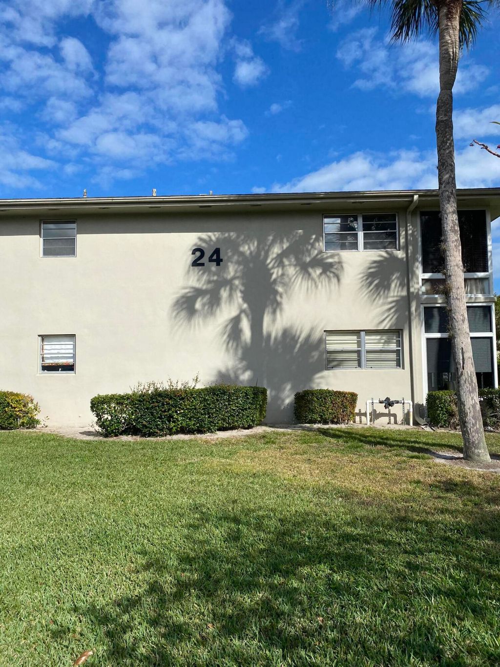 Photo of 24 Lake Vista Trail #204, Port Saint Lucie, FL 34952 (MLS # R10771354)