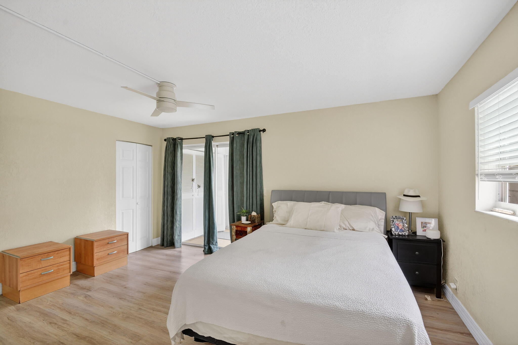 KINGS POINT MONACO CONDOS - Residential