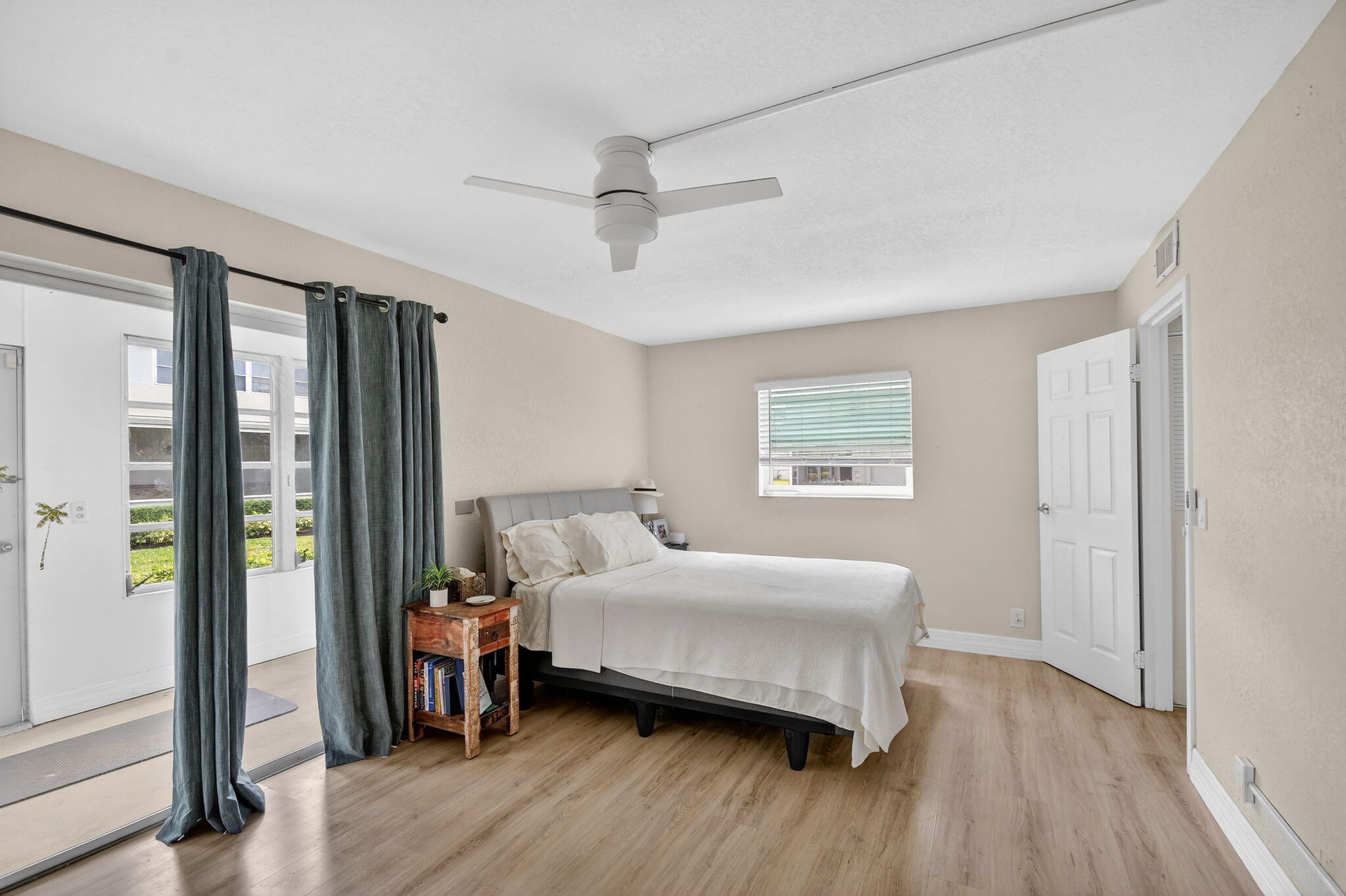 KINGS POINT MONACO CONDOS - Residential