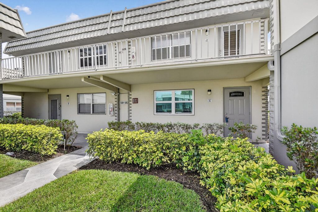 Photo of 582 Monaco Way #M, Delray Beach, FL 33446 (MLS # B26010775)