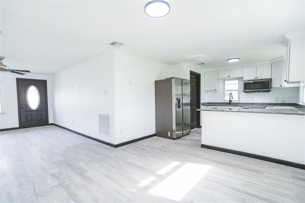 Photo of 117 Gotham Drive, Fort Pierce, FL 34946 (MLS # F10417493)