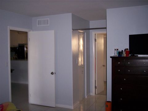 Condominium in Dania Beach FL 600 2nd St St 18.jpg