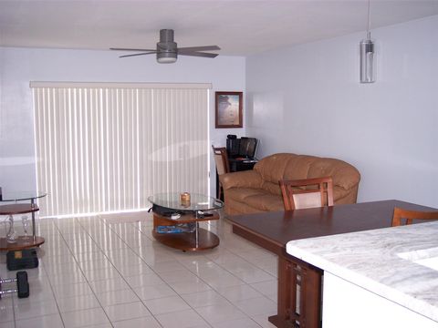 Condominium in Dania Beach FL 600 2nd St St 4.jpg