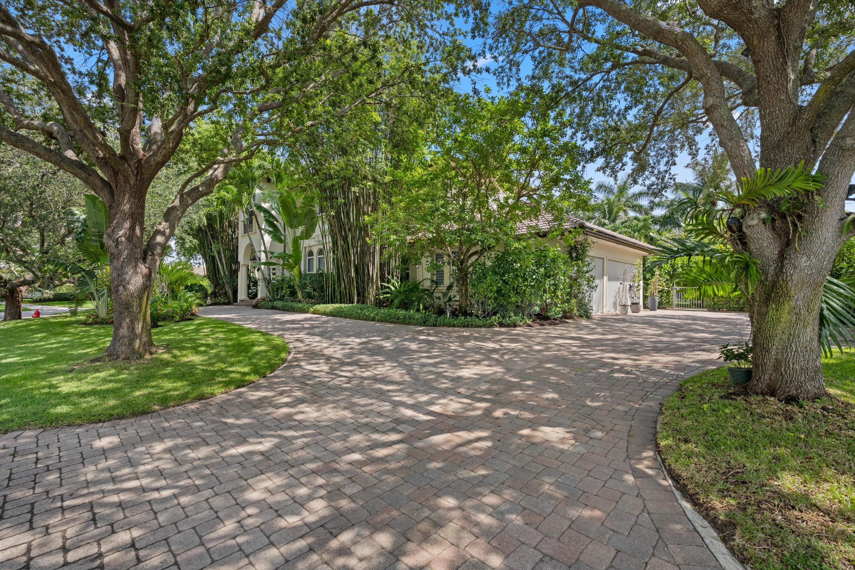 4699 Gleneagles Drive