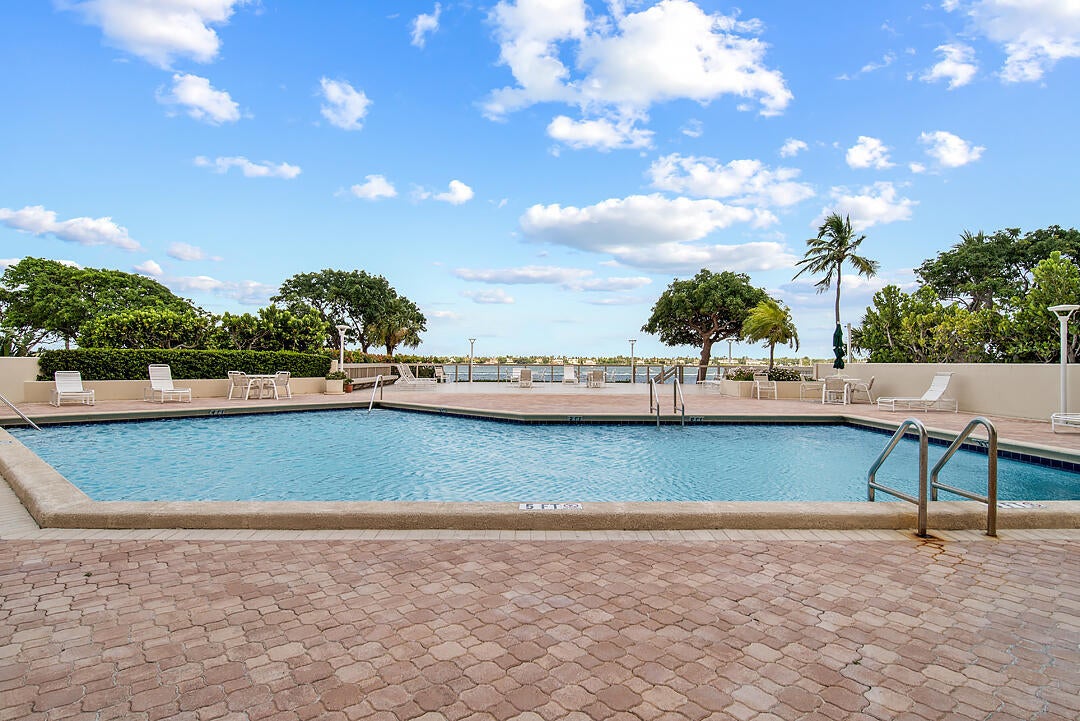 5600 N Flagler Drive 2202