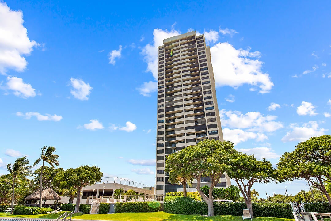 5600 N Flagler Drive 2202