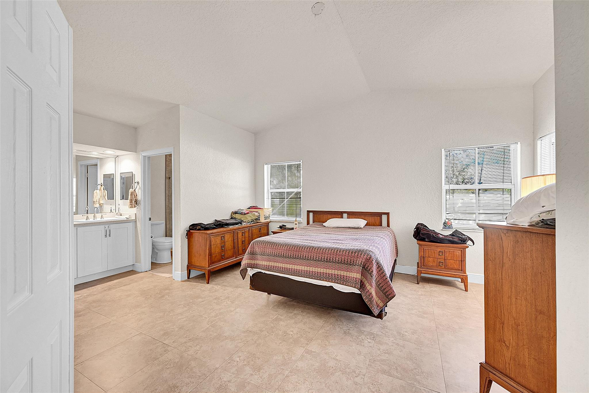 Hollywood Gardens 6-21 B - Residential