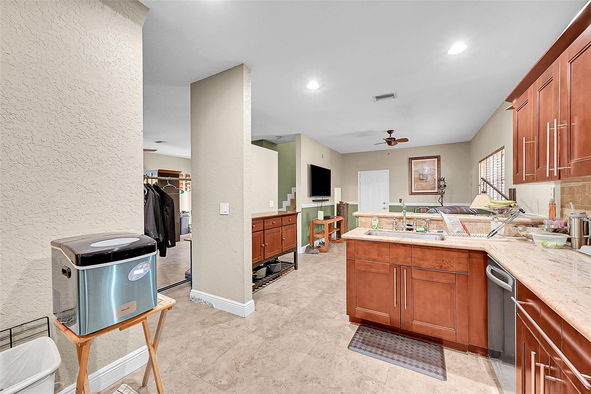 Hollywood Gardens 6-21 B - Residential