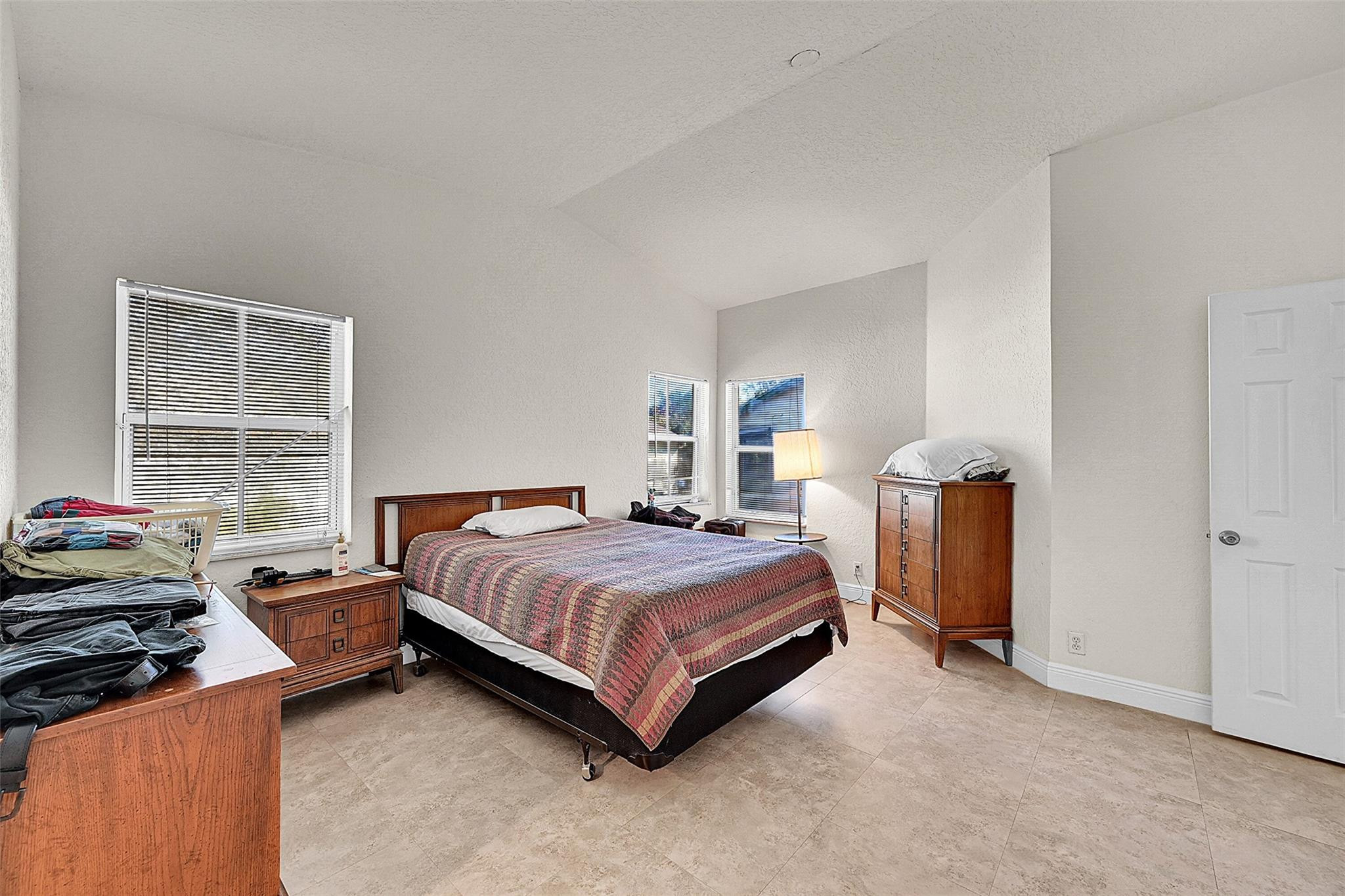 Hollywood Gardens 6-21 B - Residential