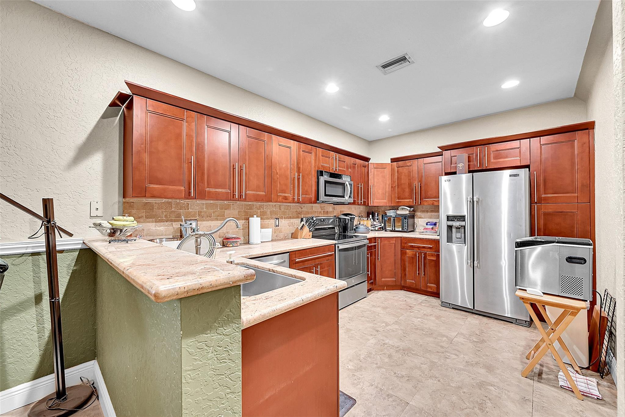 Hollywood Gardens 6-21 B - Residential