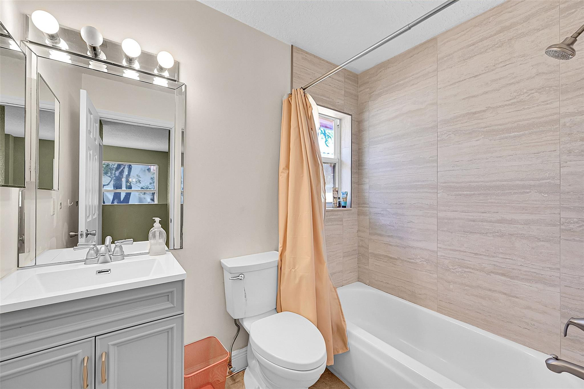 Hollywood Gardens 6-21 B - Residential