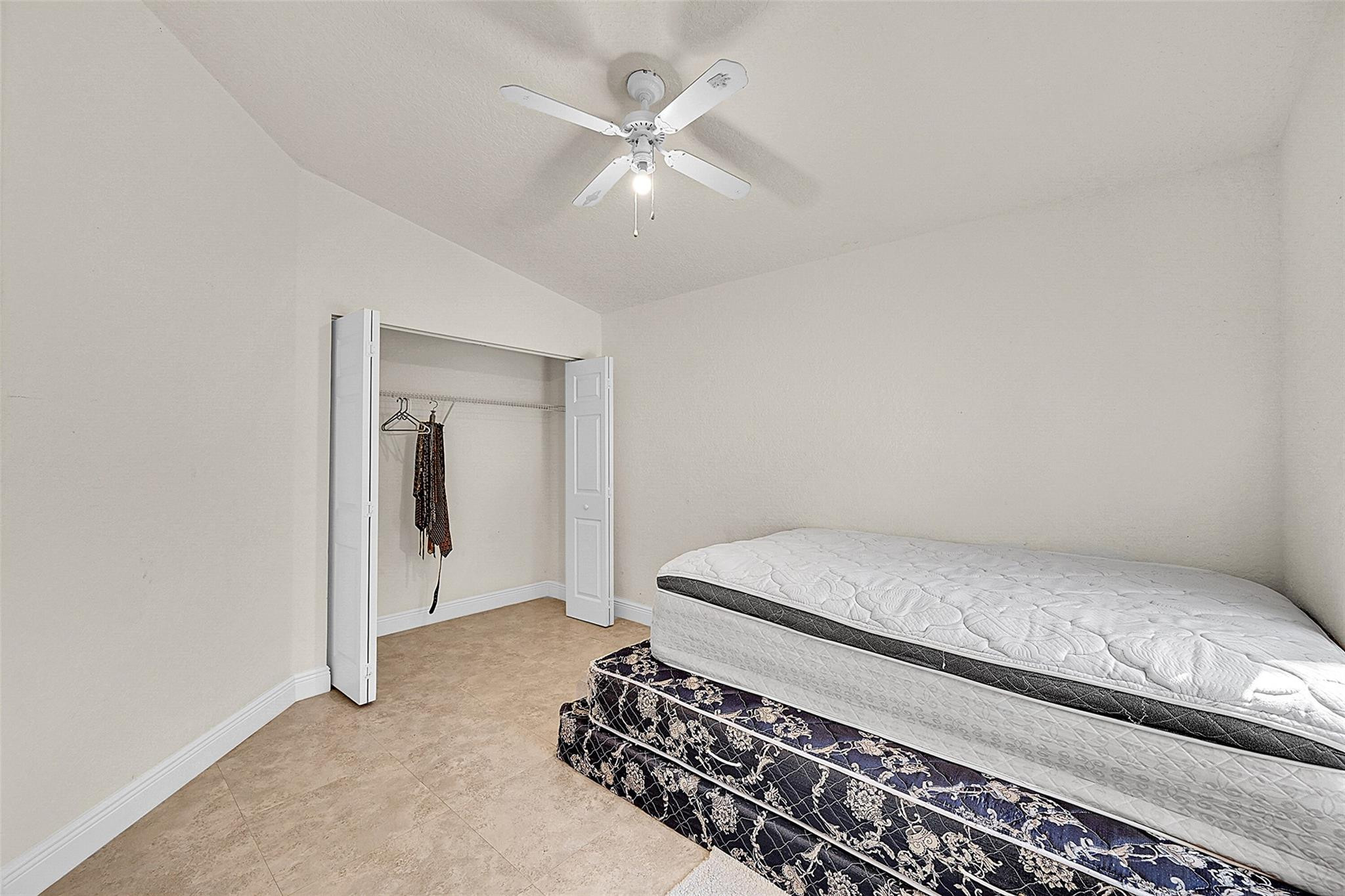 Hollywood Gardens 6-21 B - Residential