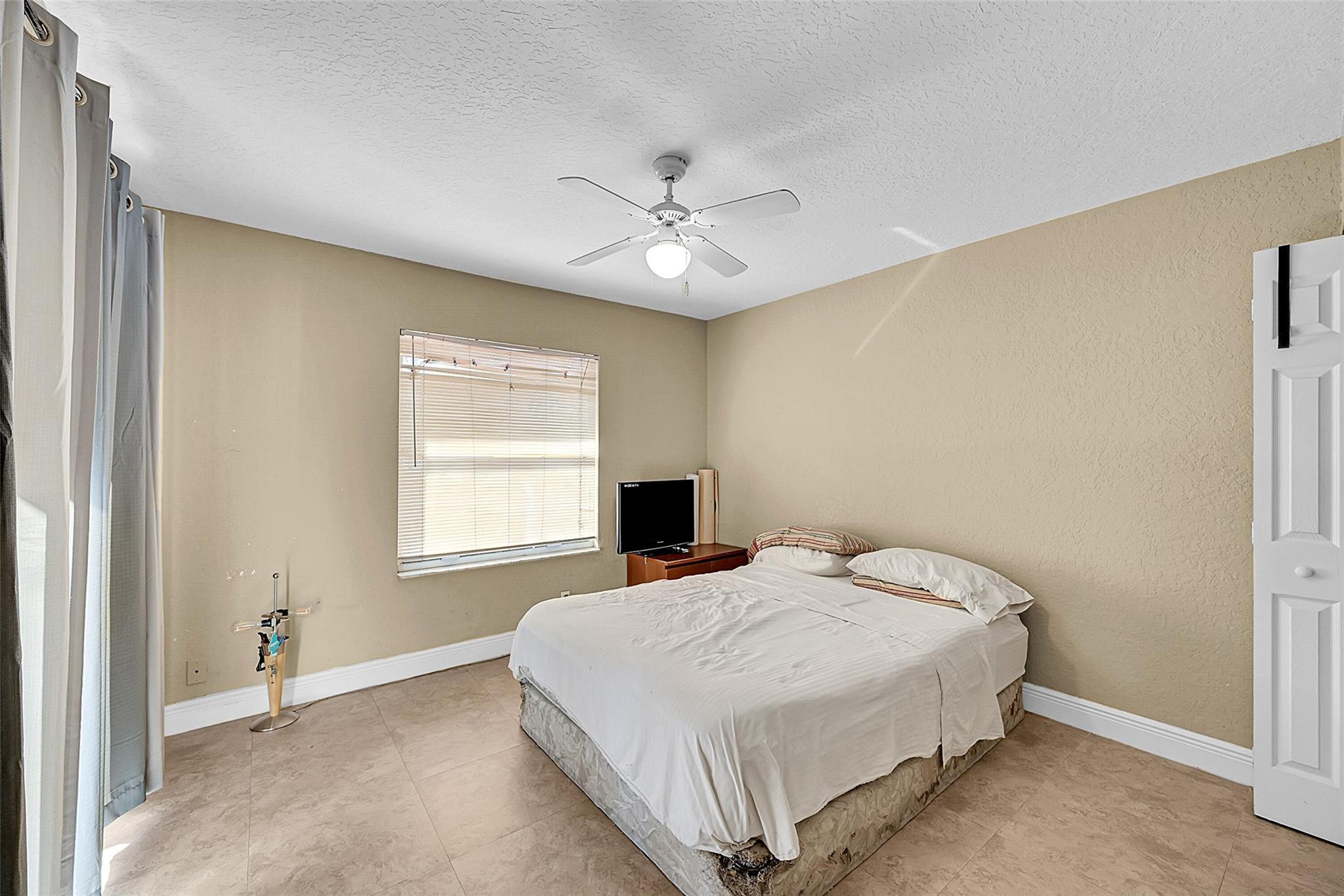 Hollywood Gardens 6-21 B - Residential