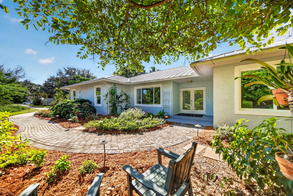 Photo of 2718 NW FLORIDA Avenue, Stuart, FL 34994 (MLS # B26081268)