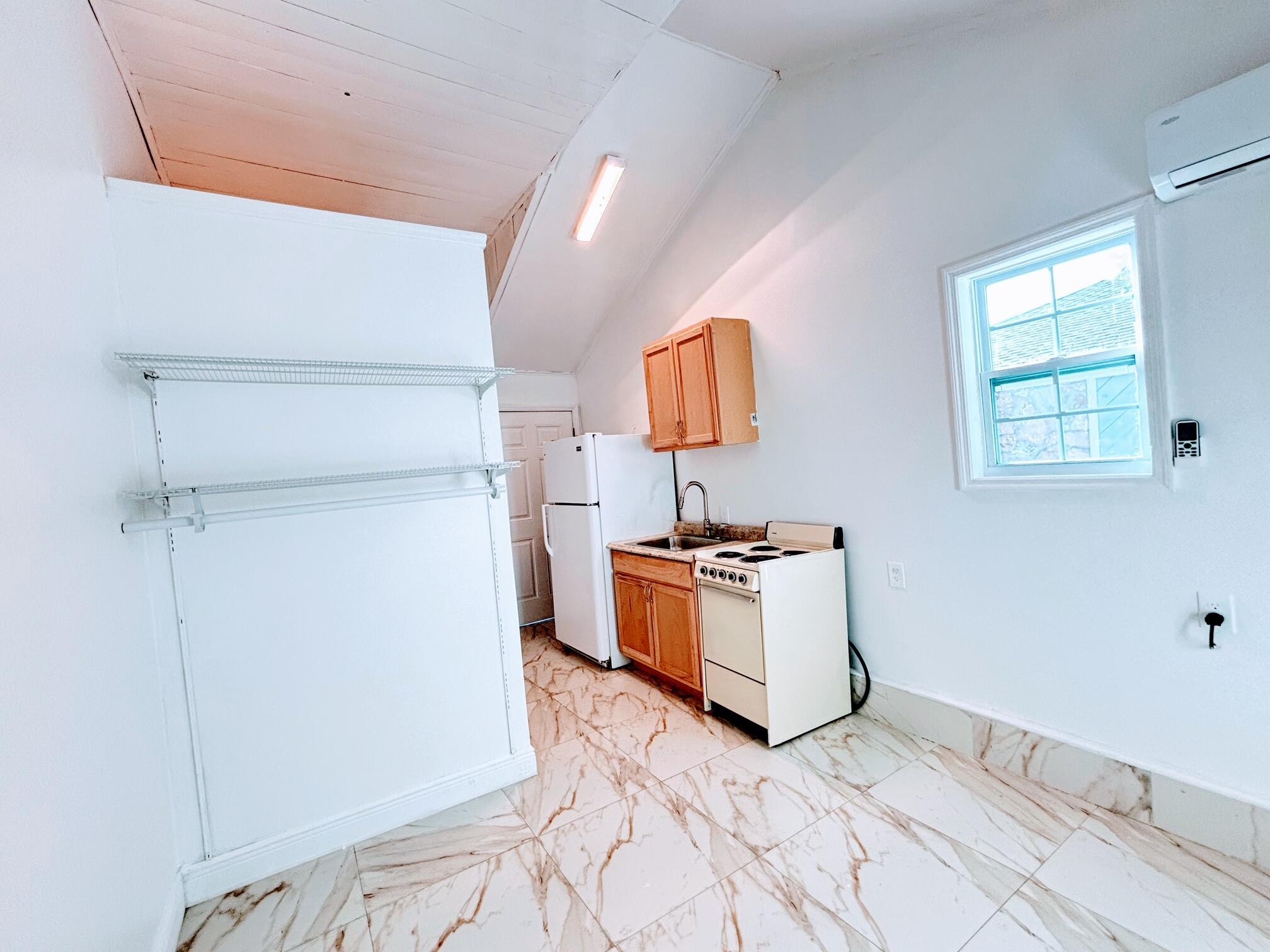 MACKLE PARK PLAT - Residential Lease