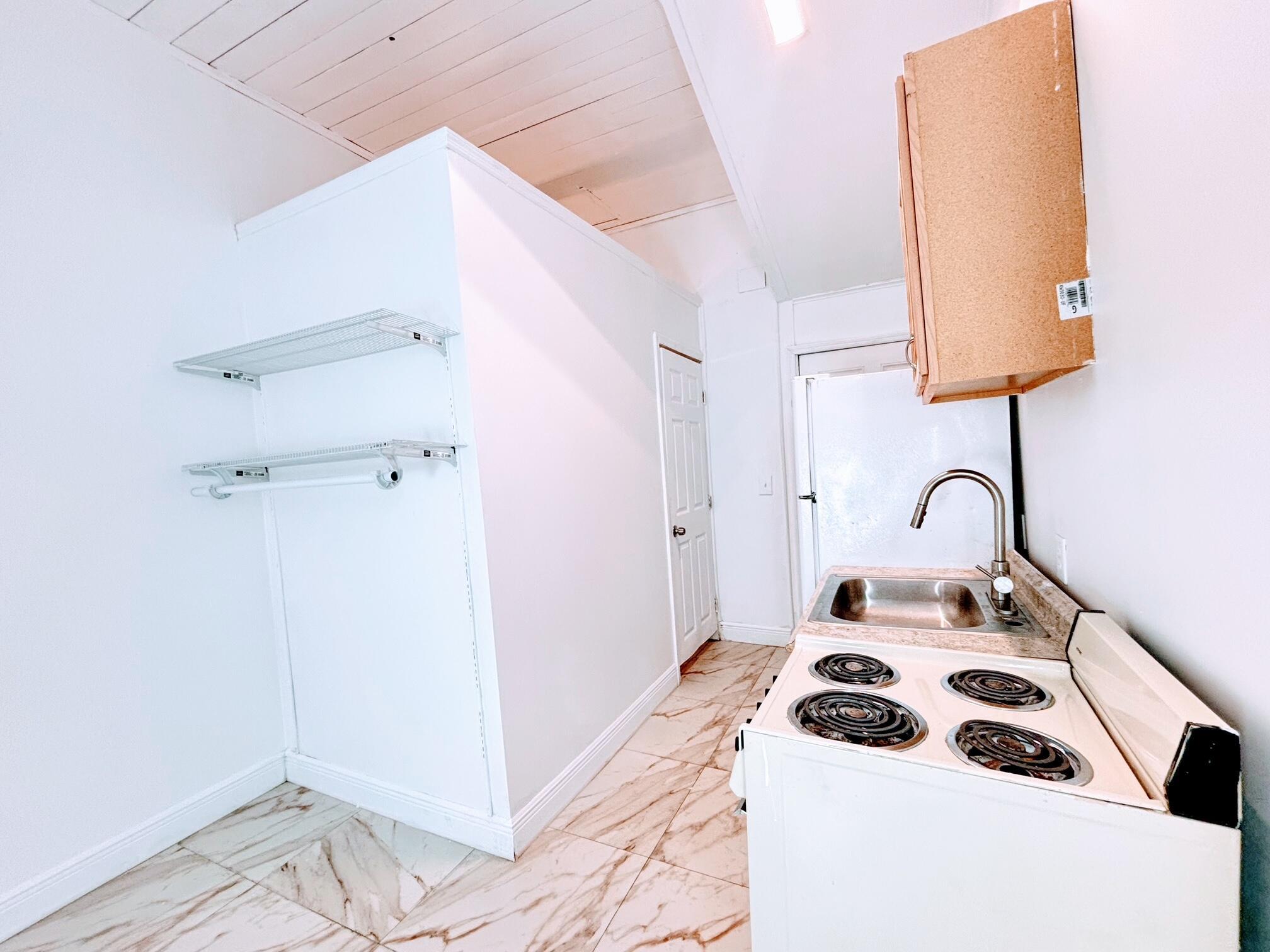 MACKLE PARK PLAT - Residential Lease