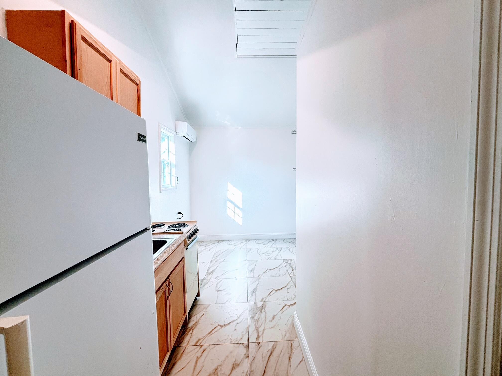 MACKLE PARK PLAT - Residential Lease