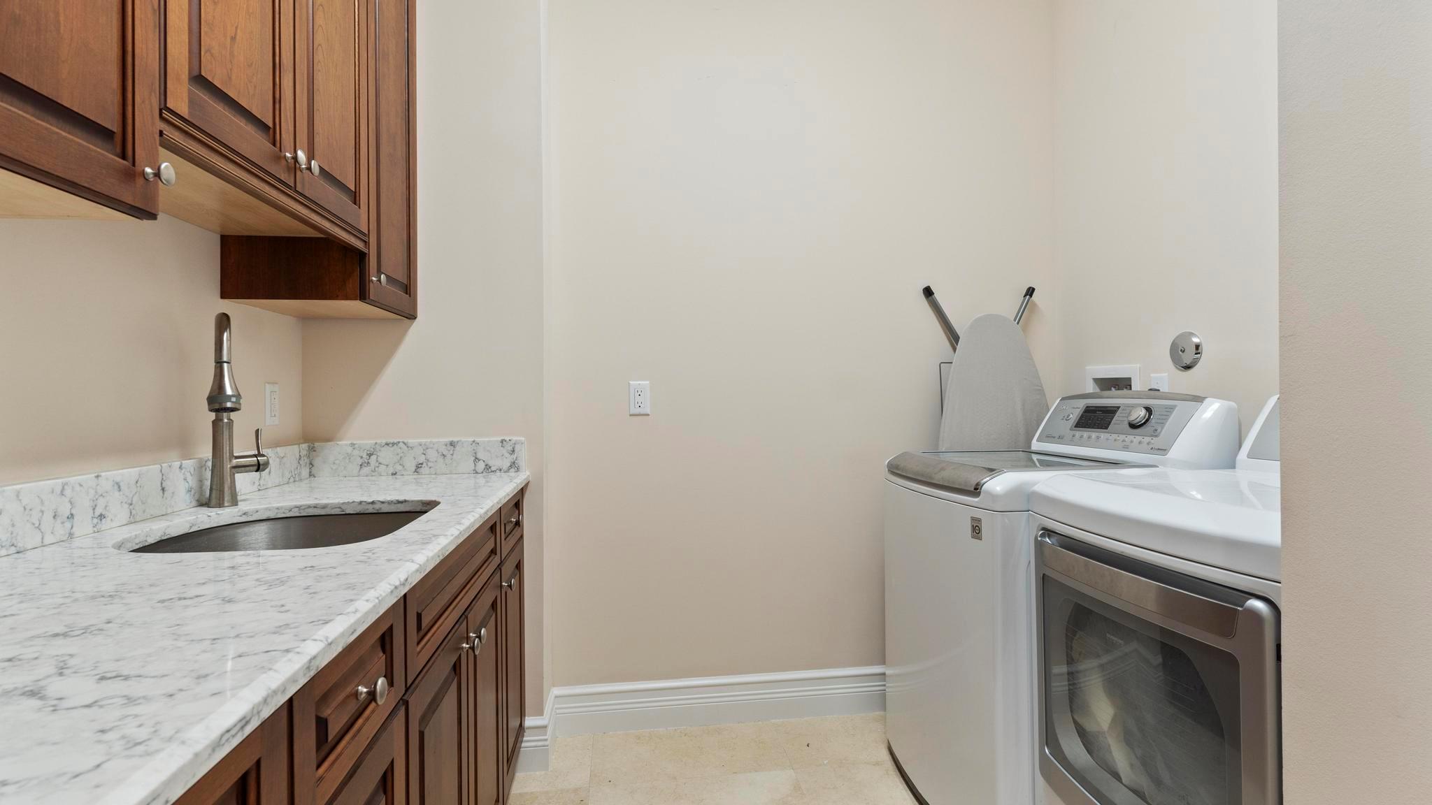 BAYTOWNE OF JONATHANS LAN - Residential