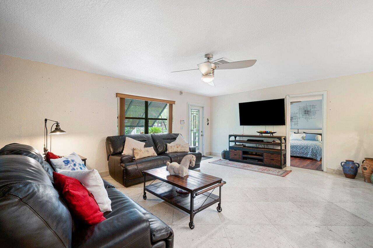 LOXAHATCHEE GROVES - Residential