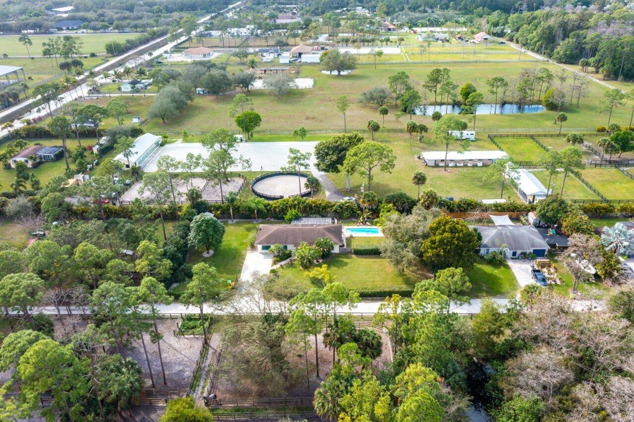 LOXAHATCHEE GROVES - Residential