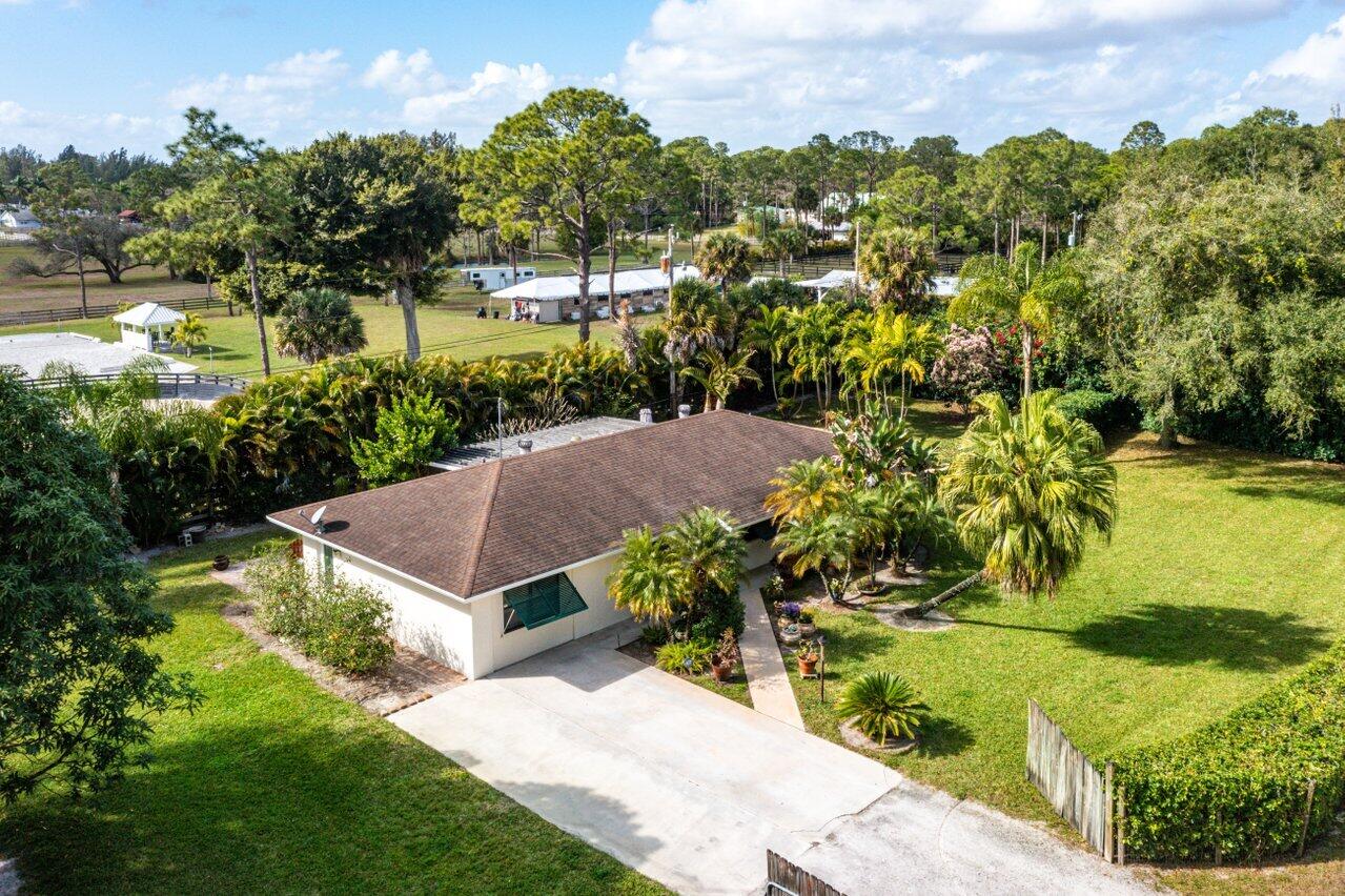 LOXAHATCHEE GROVES - Residential