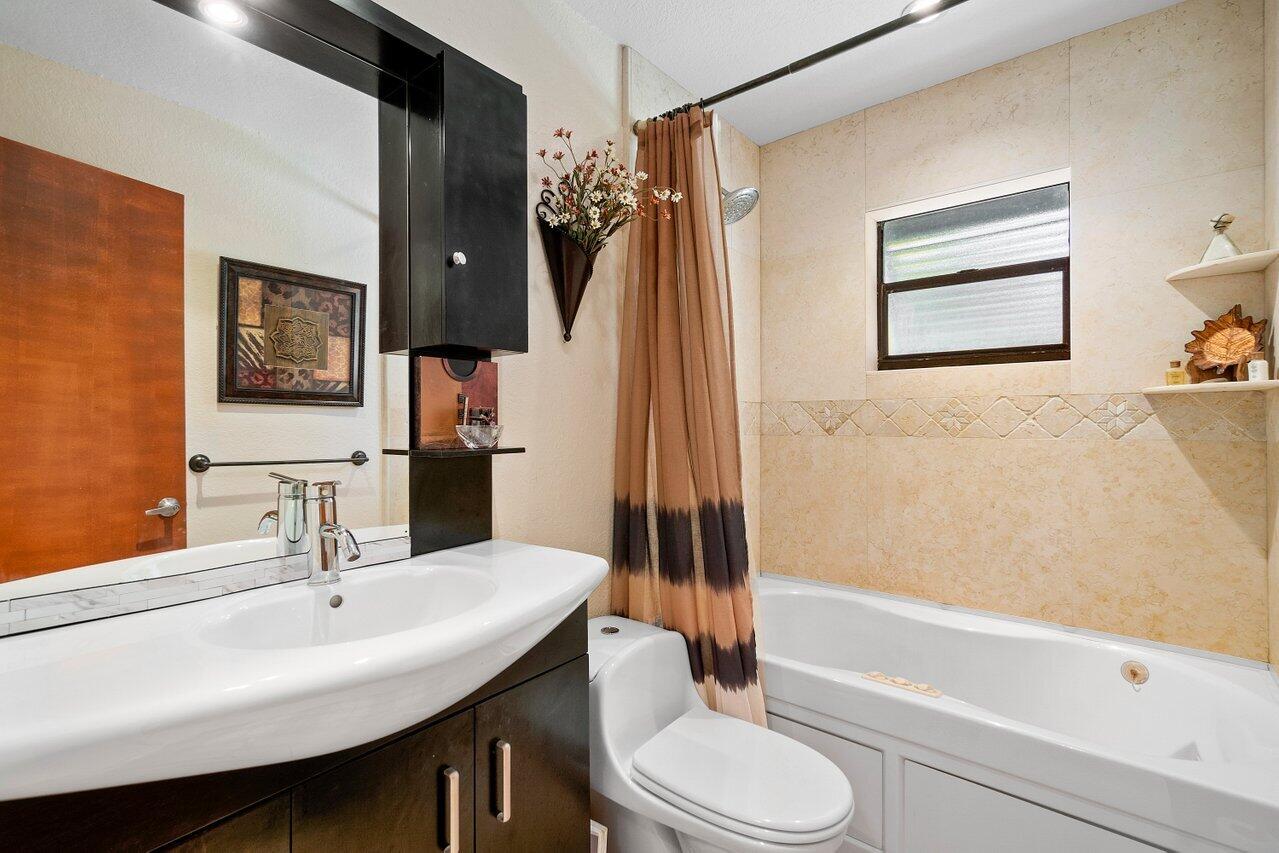 LOXAHATCHEE GROVES - Residential