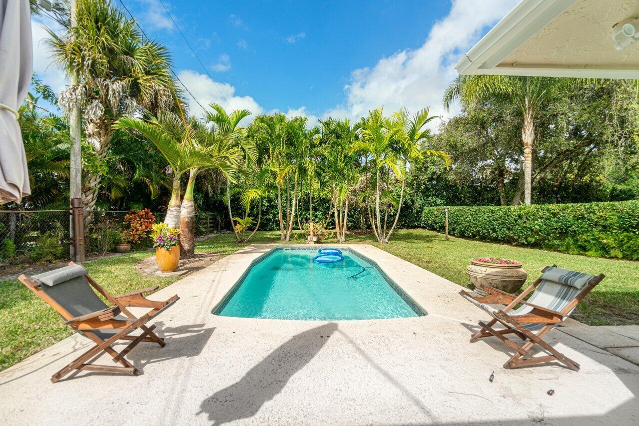 LOXAHATCHEE GROVES - Residential