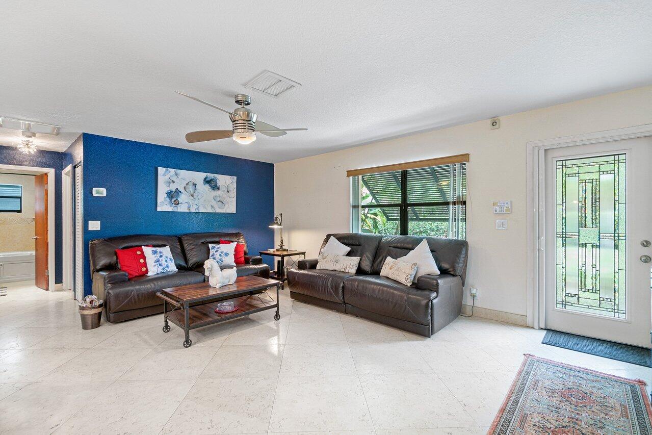 LOXAHATCHEE GROVES - Residential
