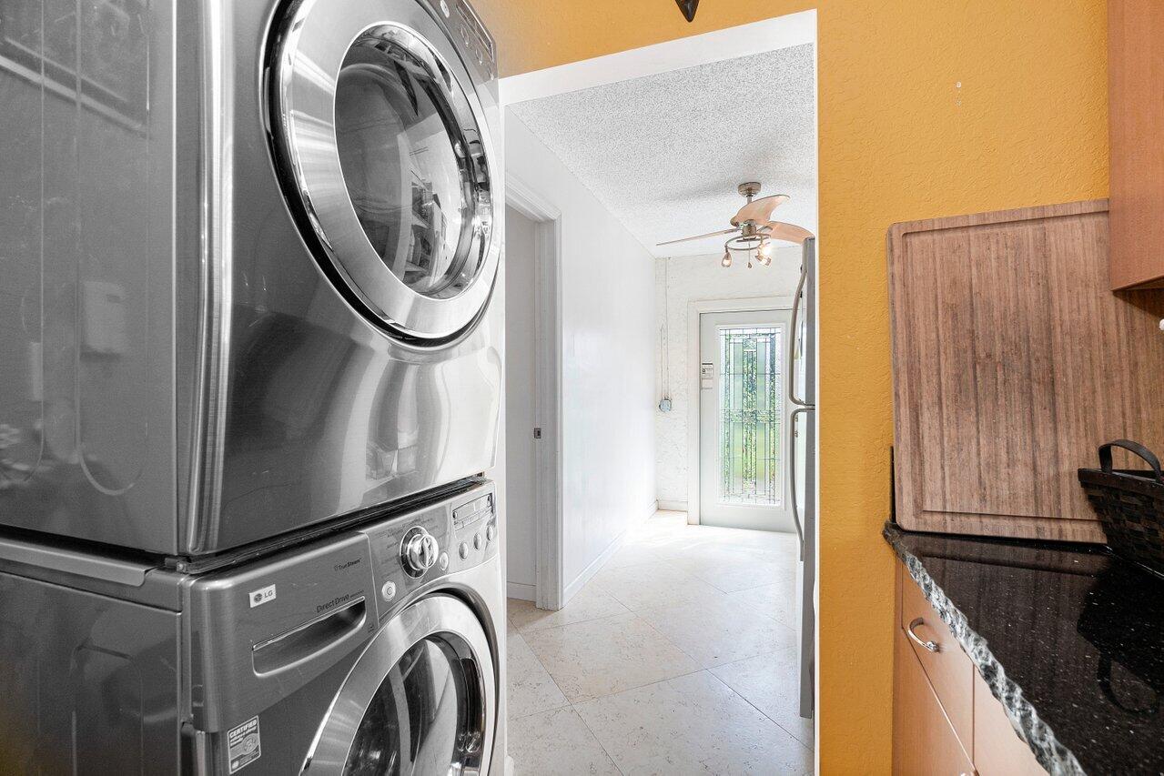 LOXAHATCHEE GROVES - Residential