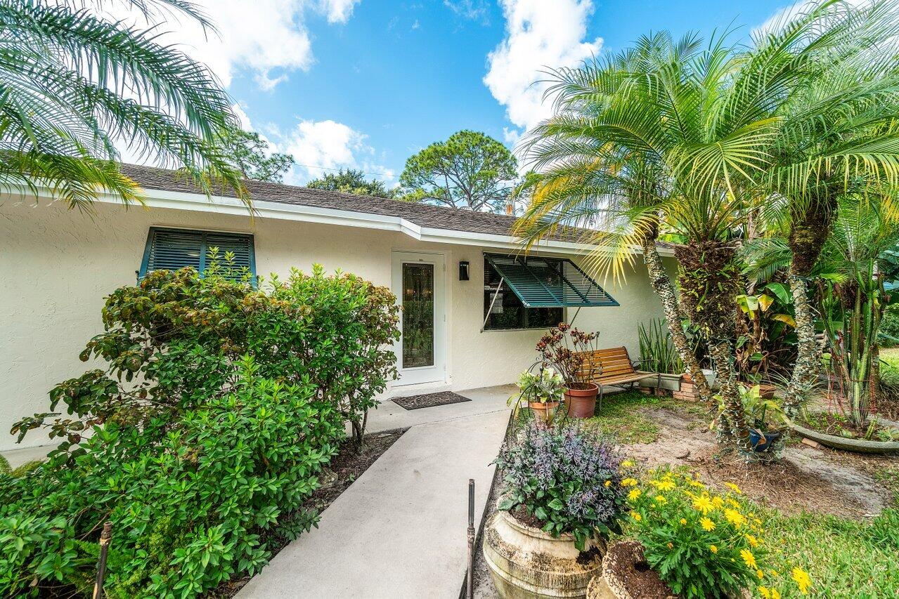 LOXAHATCHEE GROVES - Residential