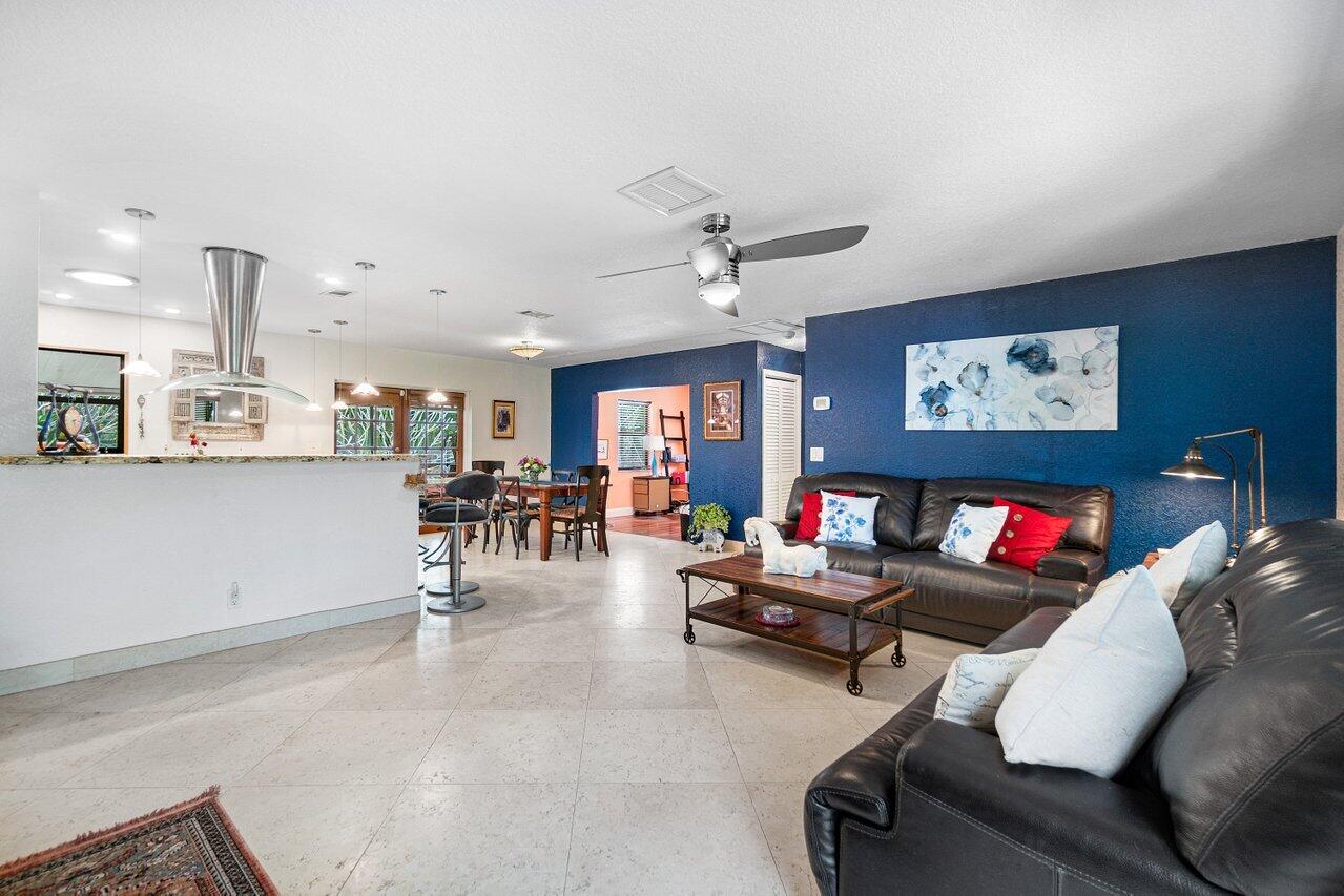 LOXAHATCHEE GROVES - Residential