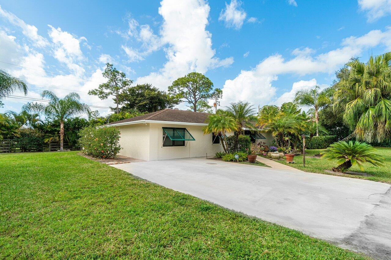 LOXAHATCHEE GROVES - Residential