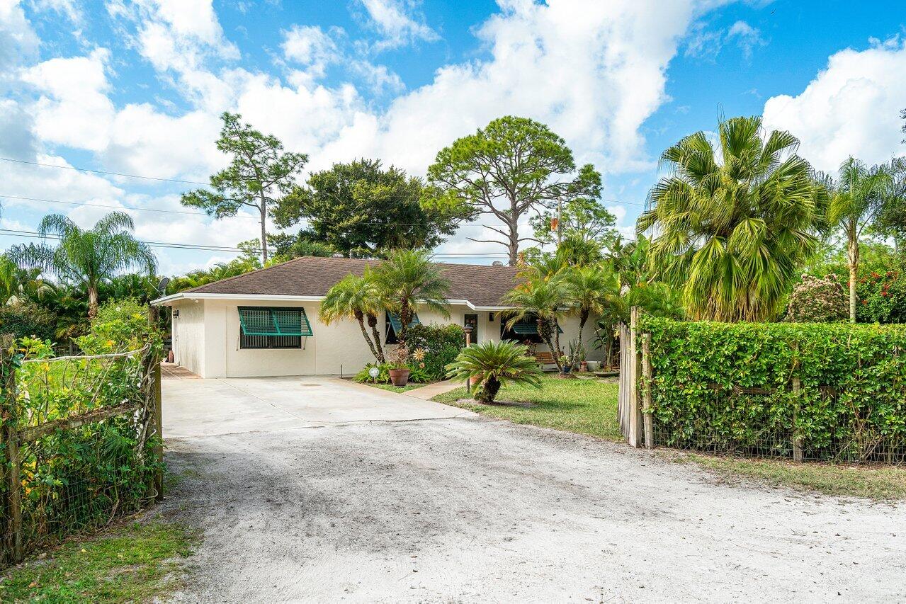 LOXAHATCHEE GROVES - Residential