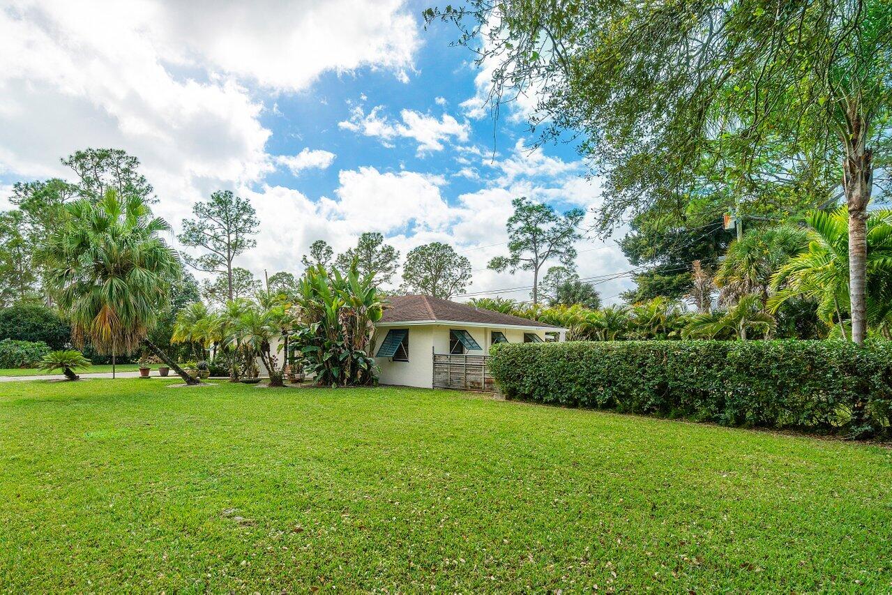 LOXAHATCHEE GROVES - Residential