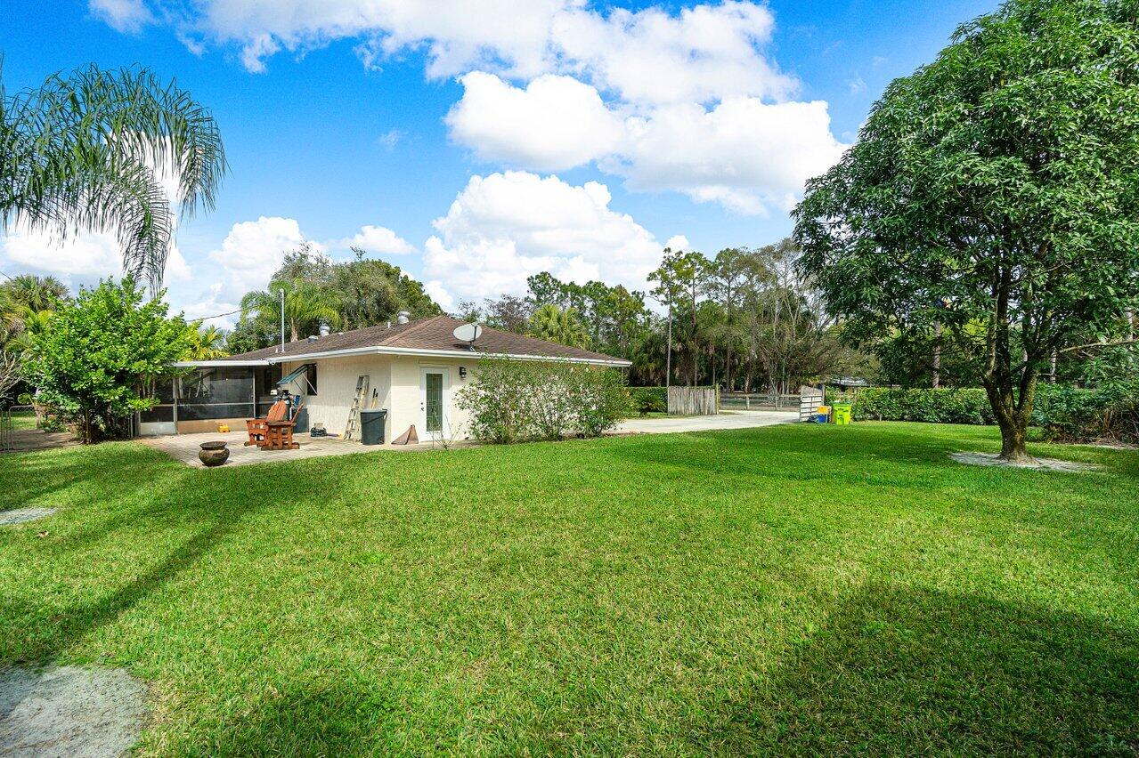 LOXAHATCHEE GROVES - Residential
