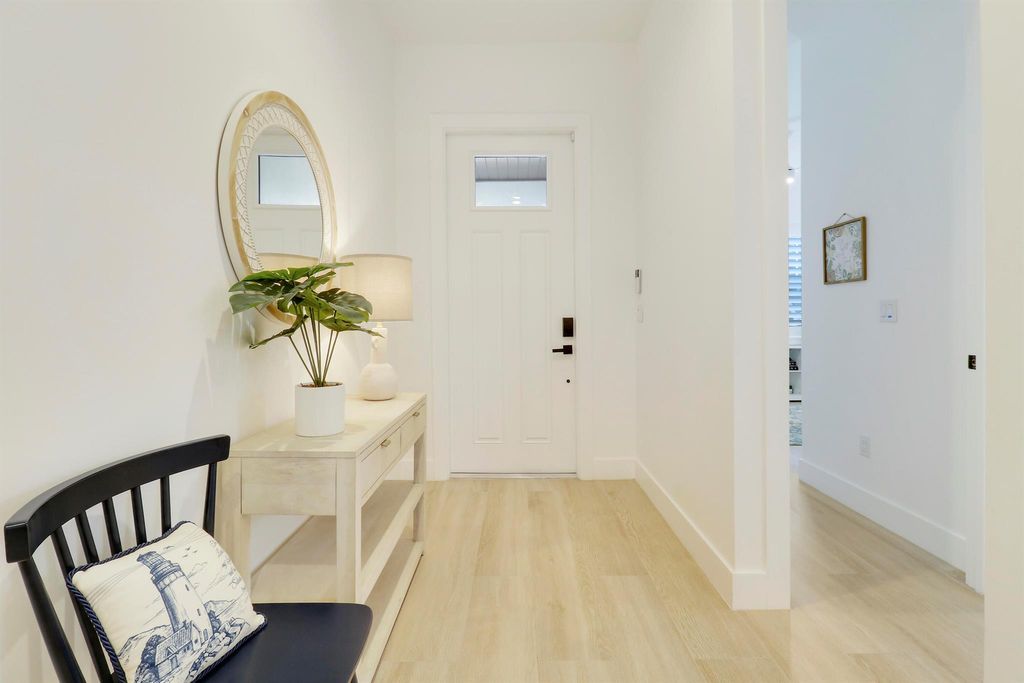 Photo of 709 N Perry Avenue, Jupiter, FL 33458 (MLS # R11040541)