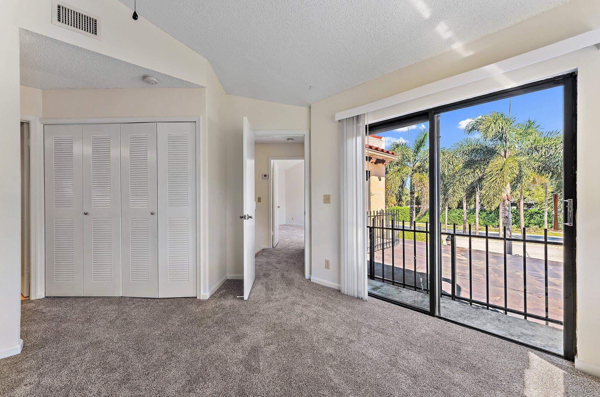 UNO LAGO - Residential Lease