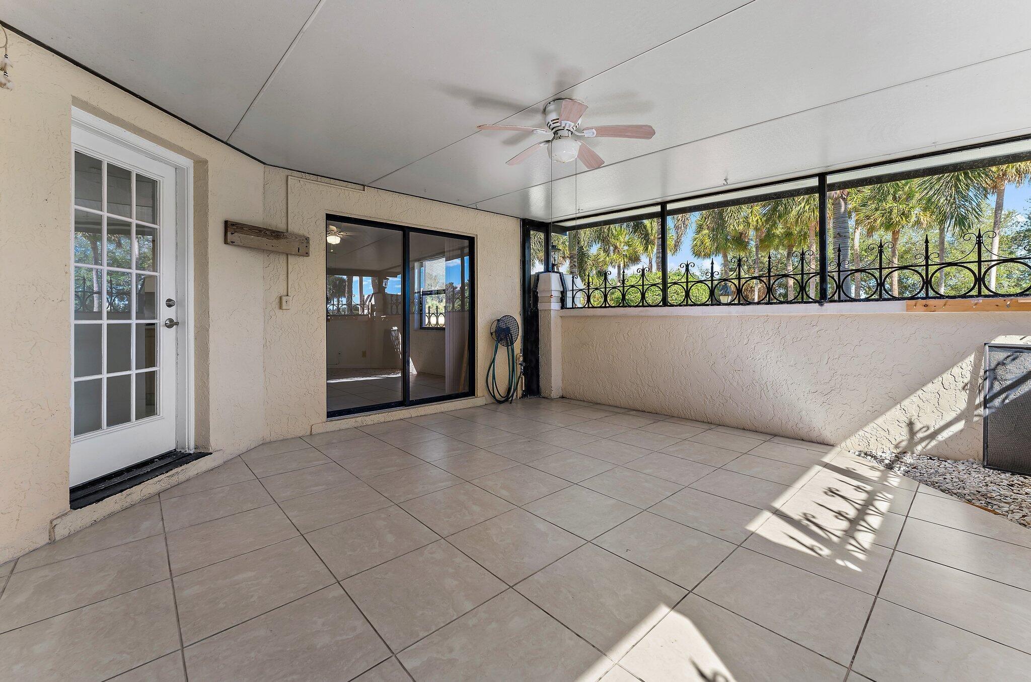 UNO LAGO - Residential Lease