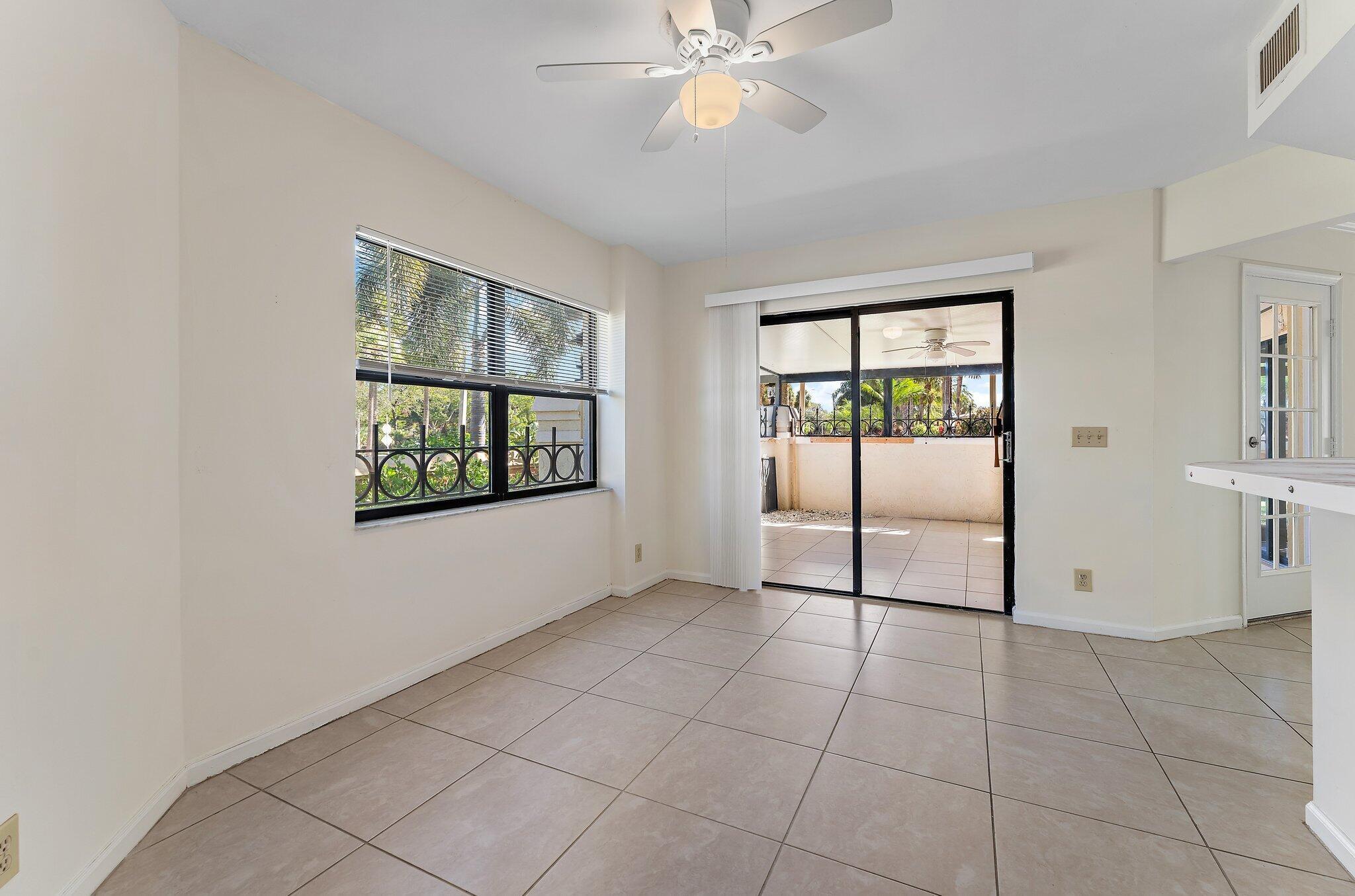 UNO LAGO - Residential Lease