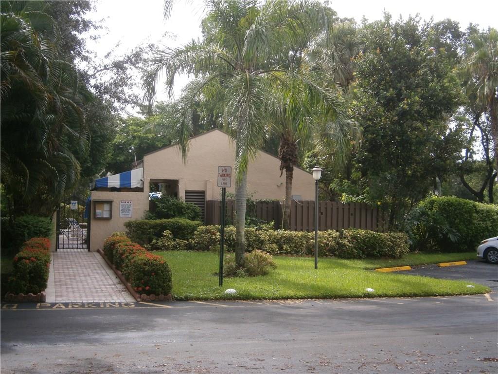 POND APPLE PLACE 4 - Residential